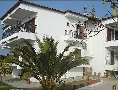 Yianna Studios & Apartments Gerakini Dış mekan fotoğraf